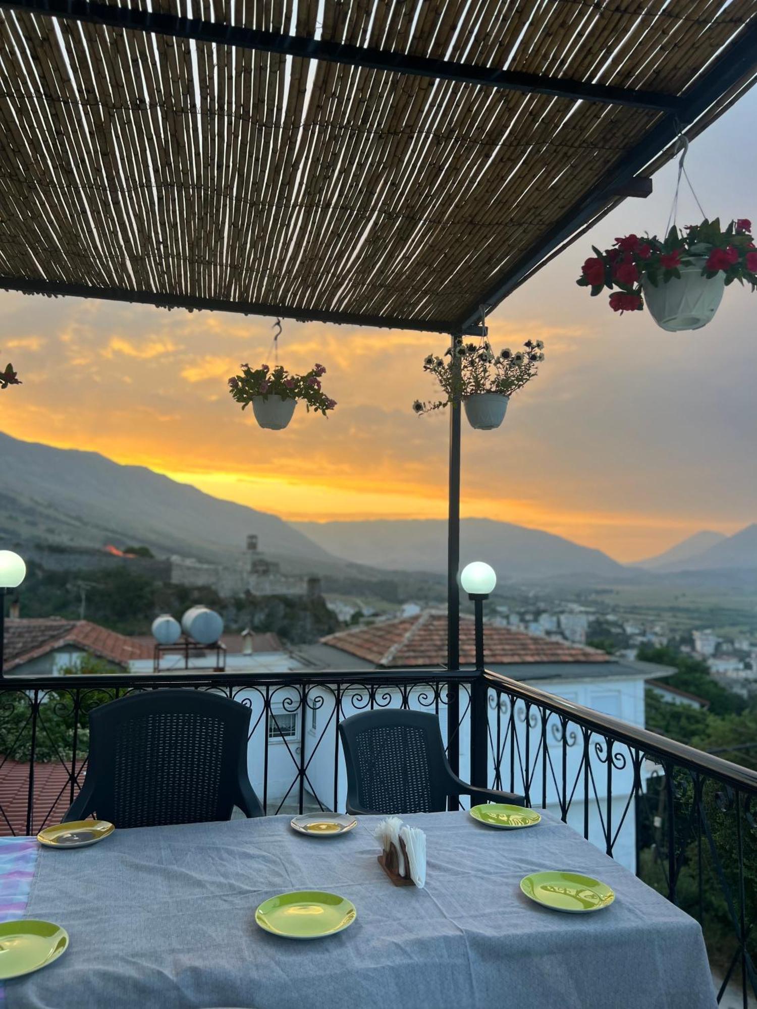 Hotel Himalayas Gjirokastër Exterior foto